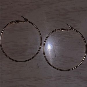 Medium hoop earrings